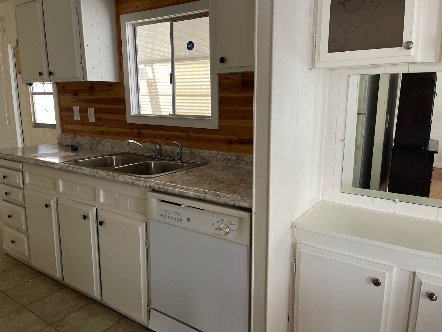 5040 West Jackson. Street, North Highlands, CA 95660