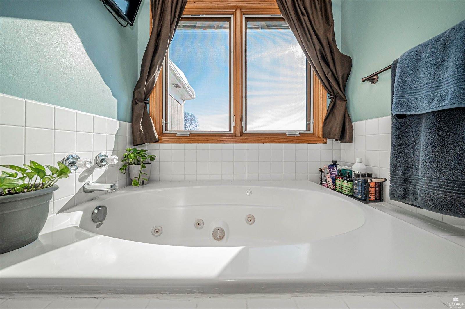 401 Dewey Street, Solomon, KS 67480