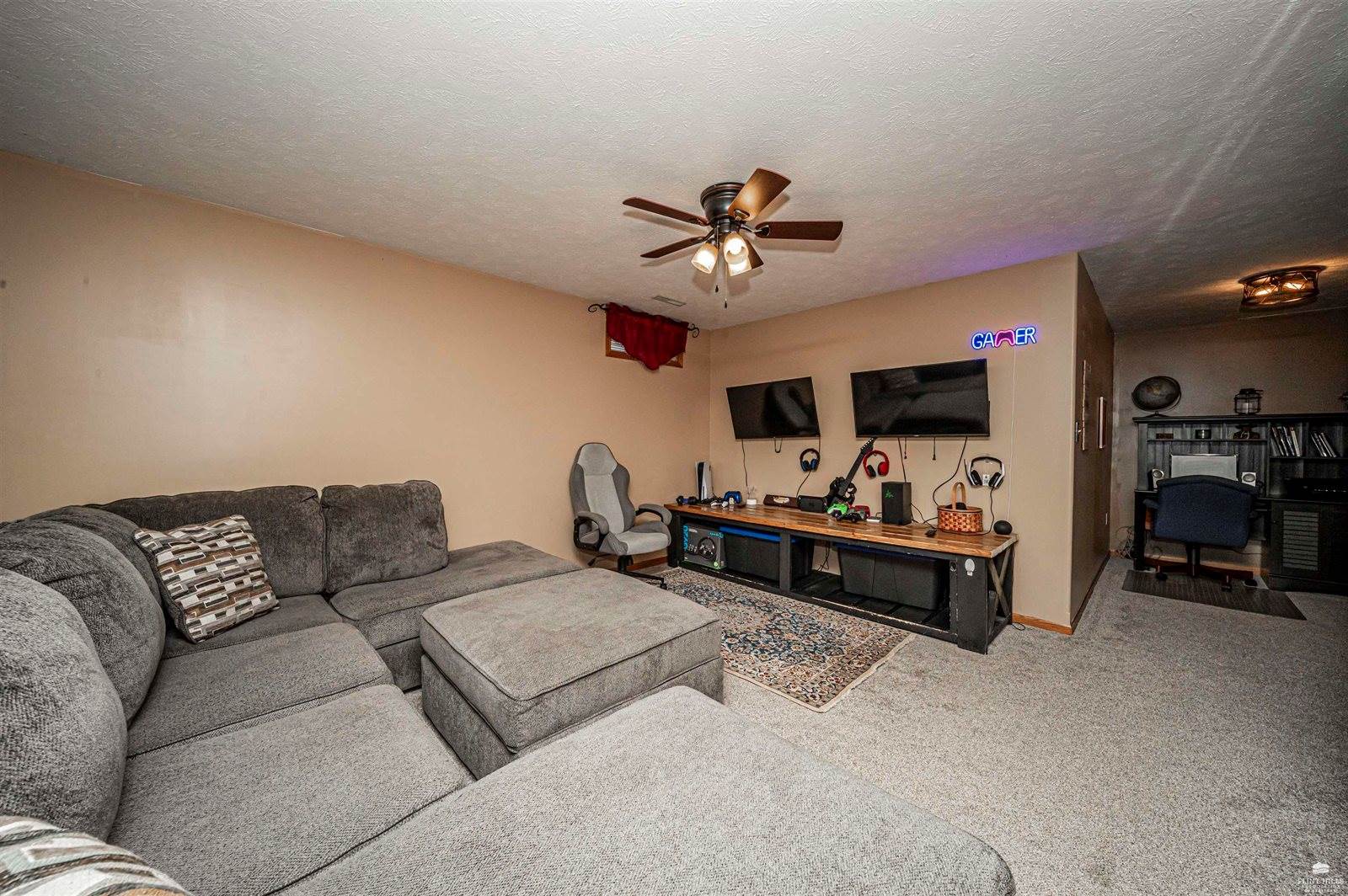 401 Dewey Street, Solomon, KS 67480