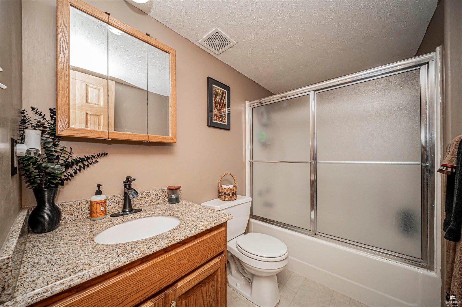 401 Dewey Street, Solomon, KS 67480