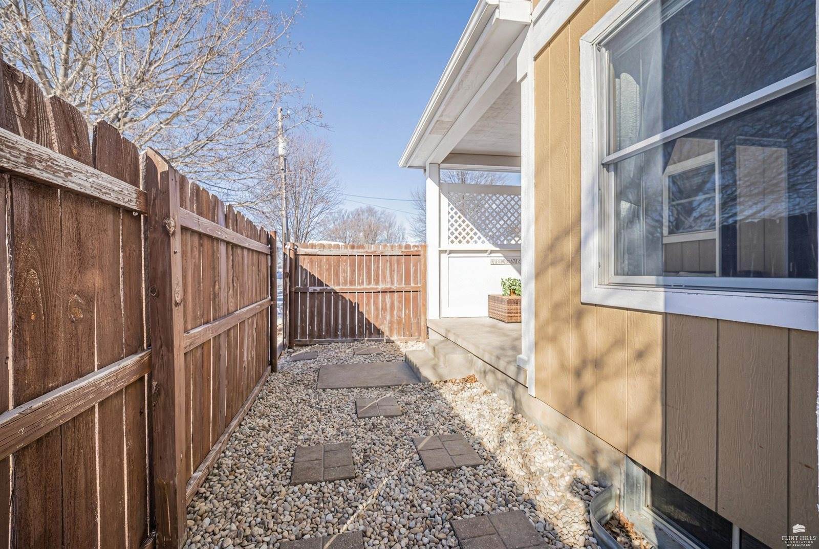 401 Dewey Street, Solomon, KS 67480