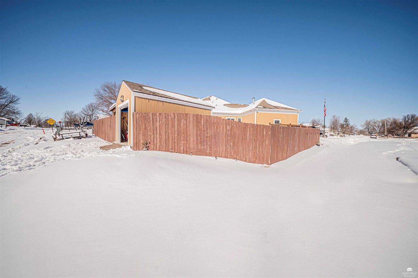 401 Dewey Street, Solomon, KS 67480