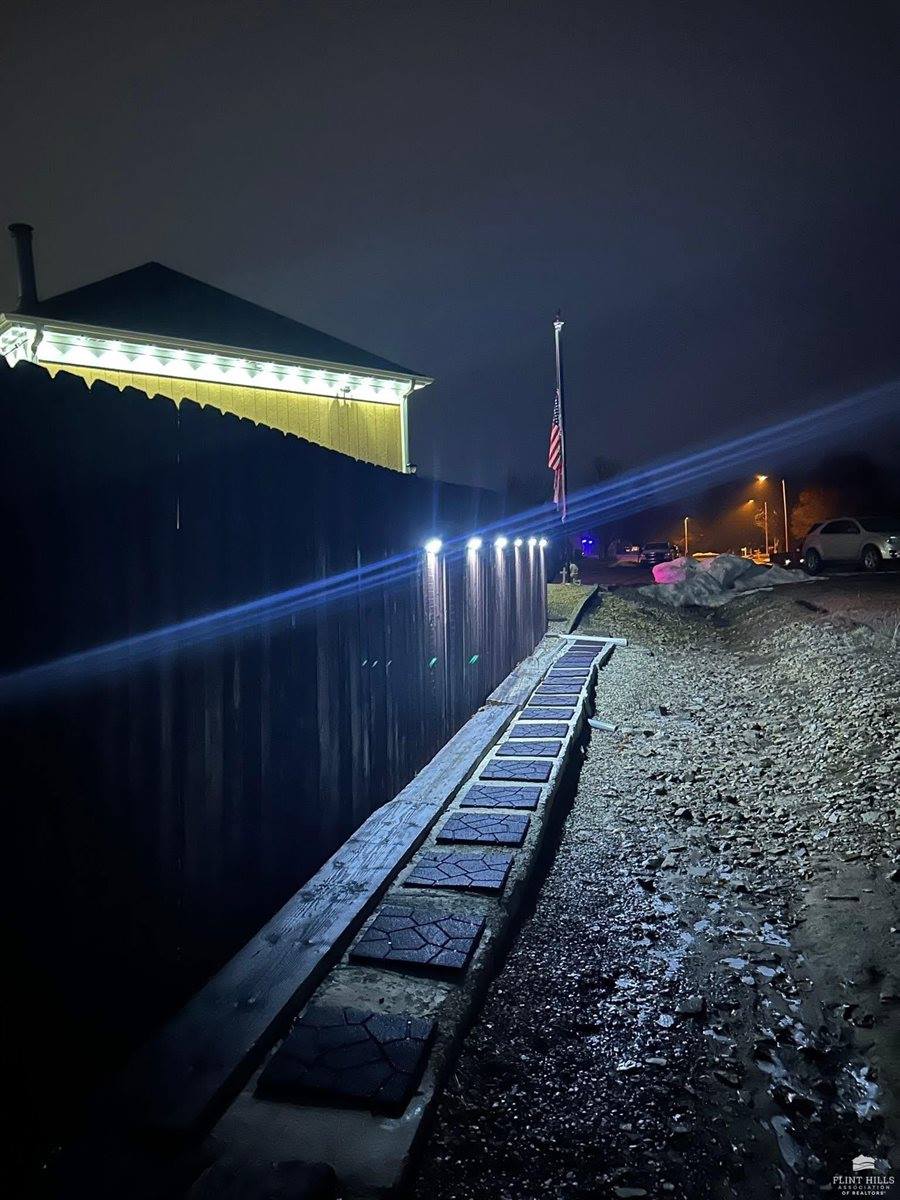 401 Dewey Street, Solomon, KS 67480