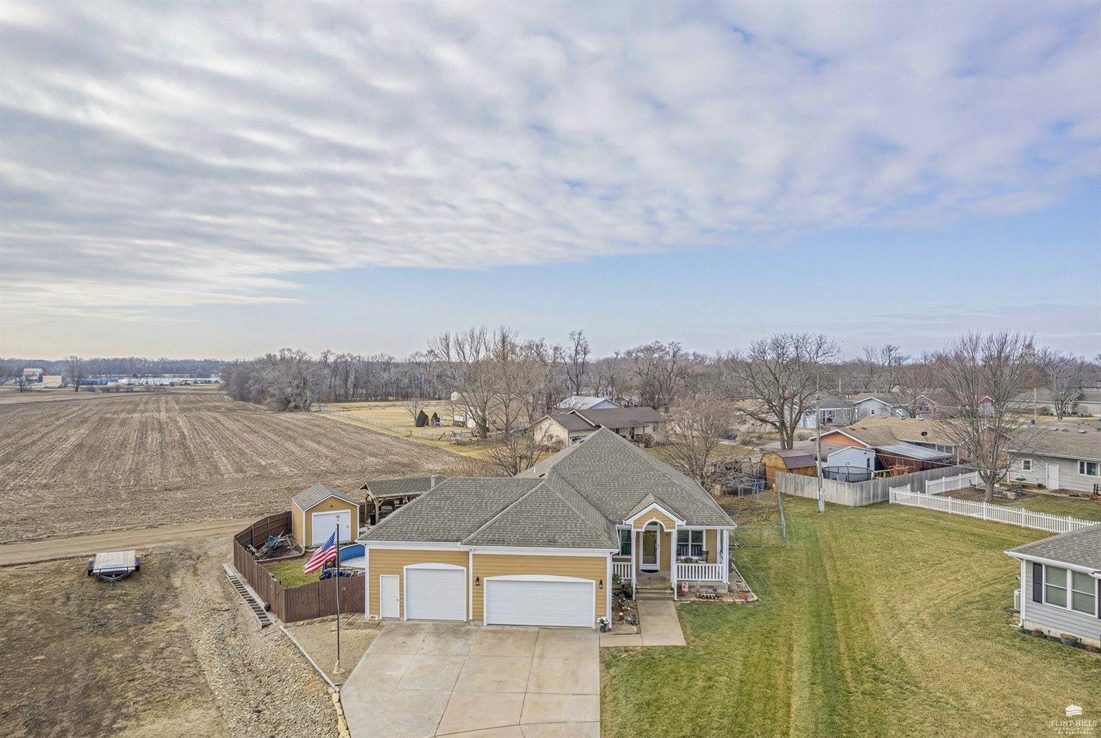 401 Dewey Street, Solomon, KS 67480