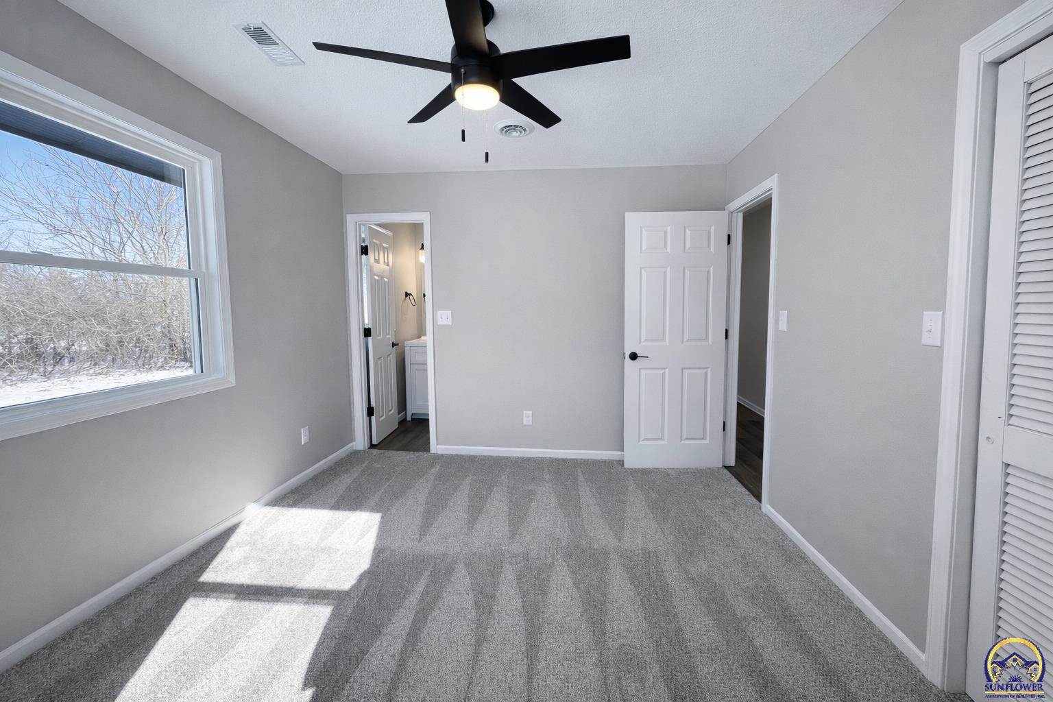 7879 Seneca Lake RD, Ozawkie, KS 66070