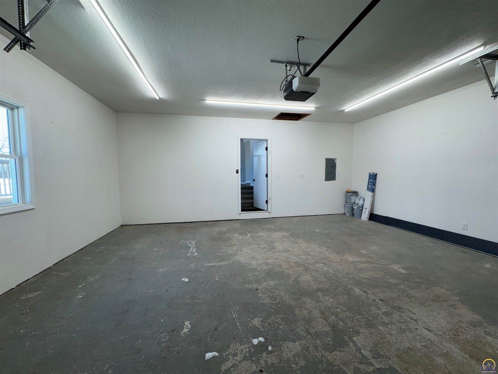 7879 Seneca Lake RD, Ozawkie, KS 66070