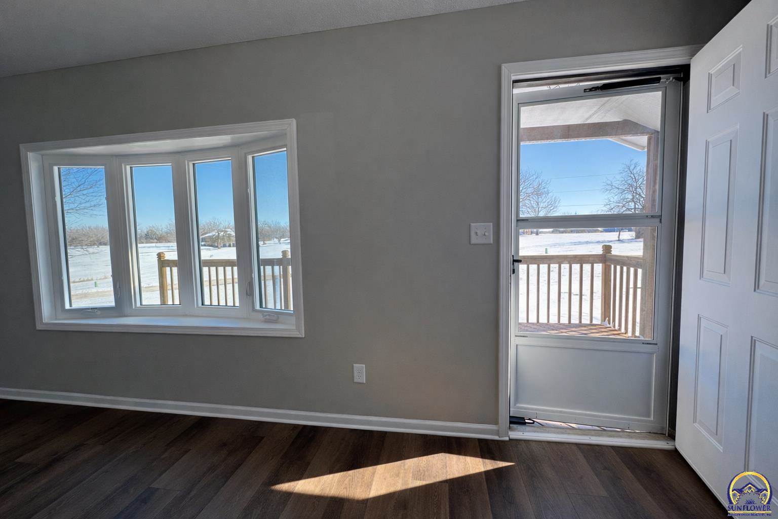 7879 Seneca Lake RD, Ozawkie, KS 66070