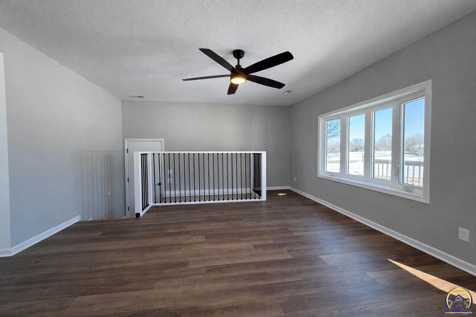 7879 Seneca Lake RD, Ozawkie, KS 66070