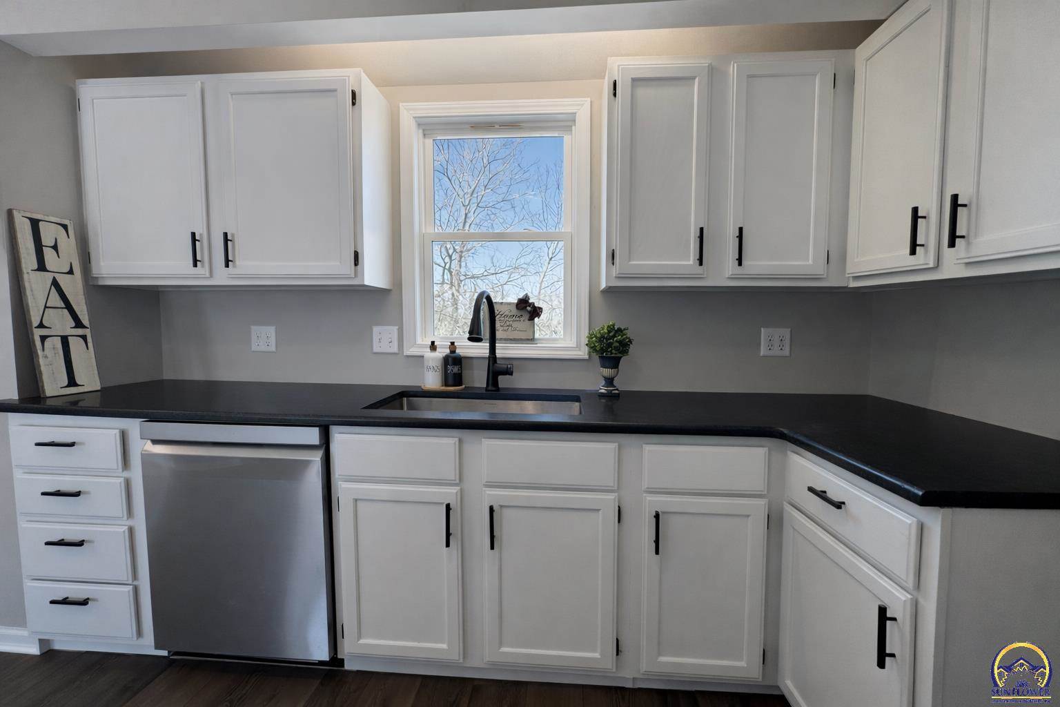 7879 Seneca Lake RD, Ozawkie, KS 66070