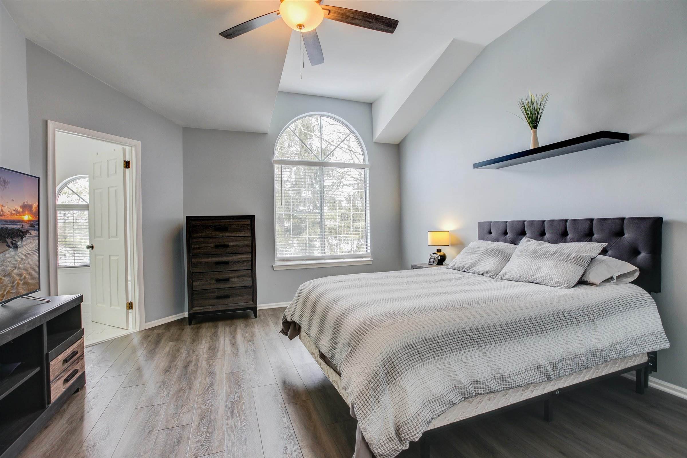 18 Birchwood Rd, Bedminster, NJ 07921