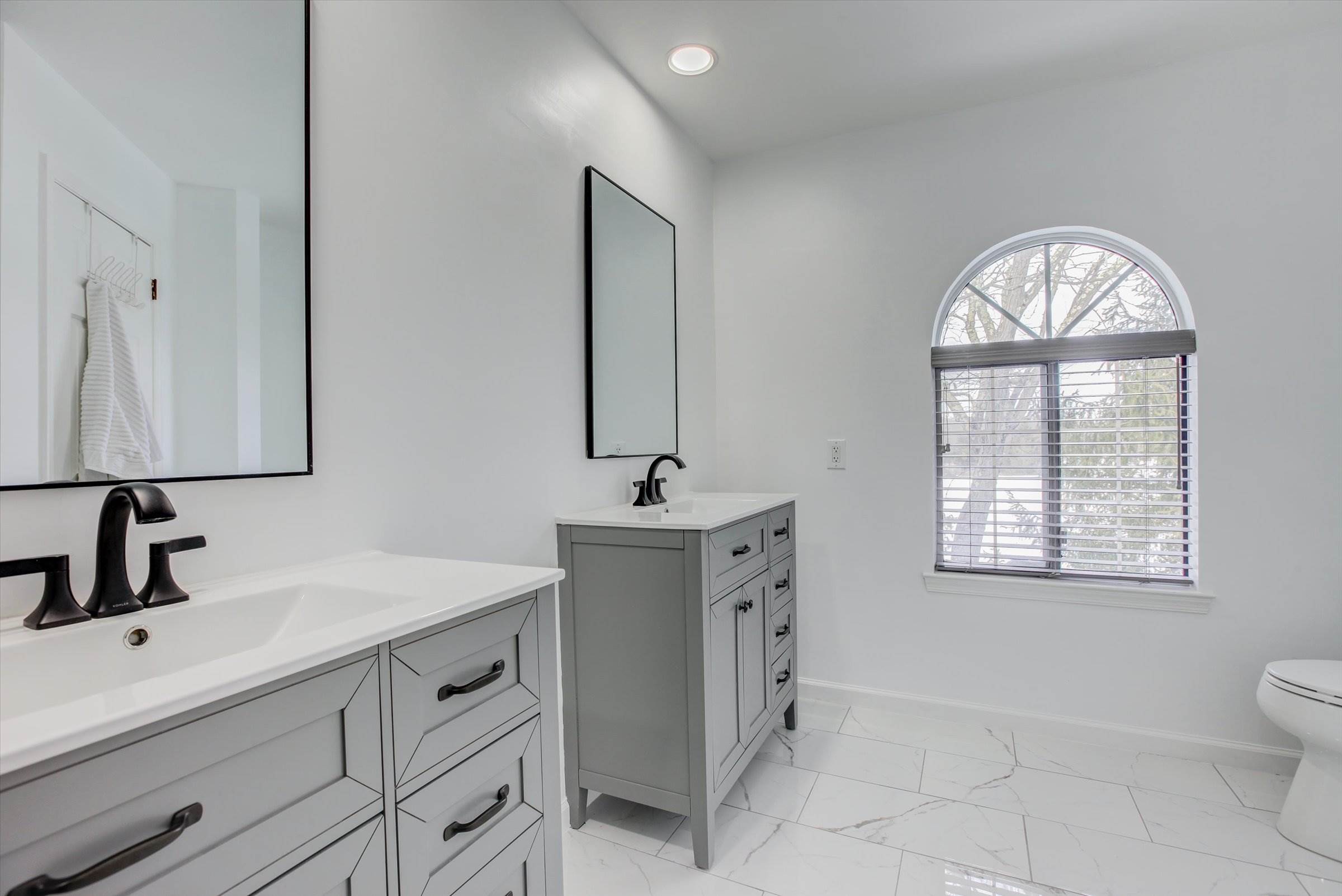 18 Birchwood Rd, Bedminster, NJ 07921