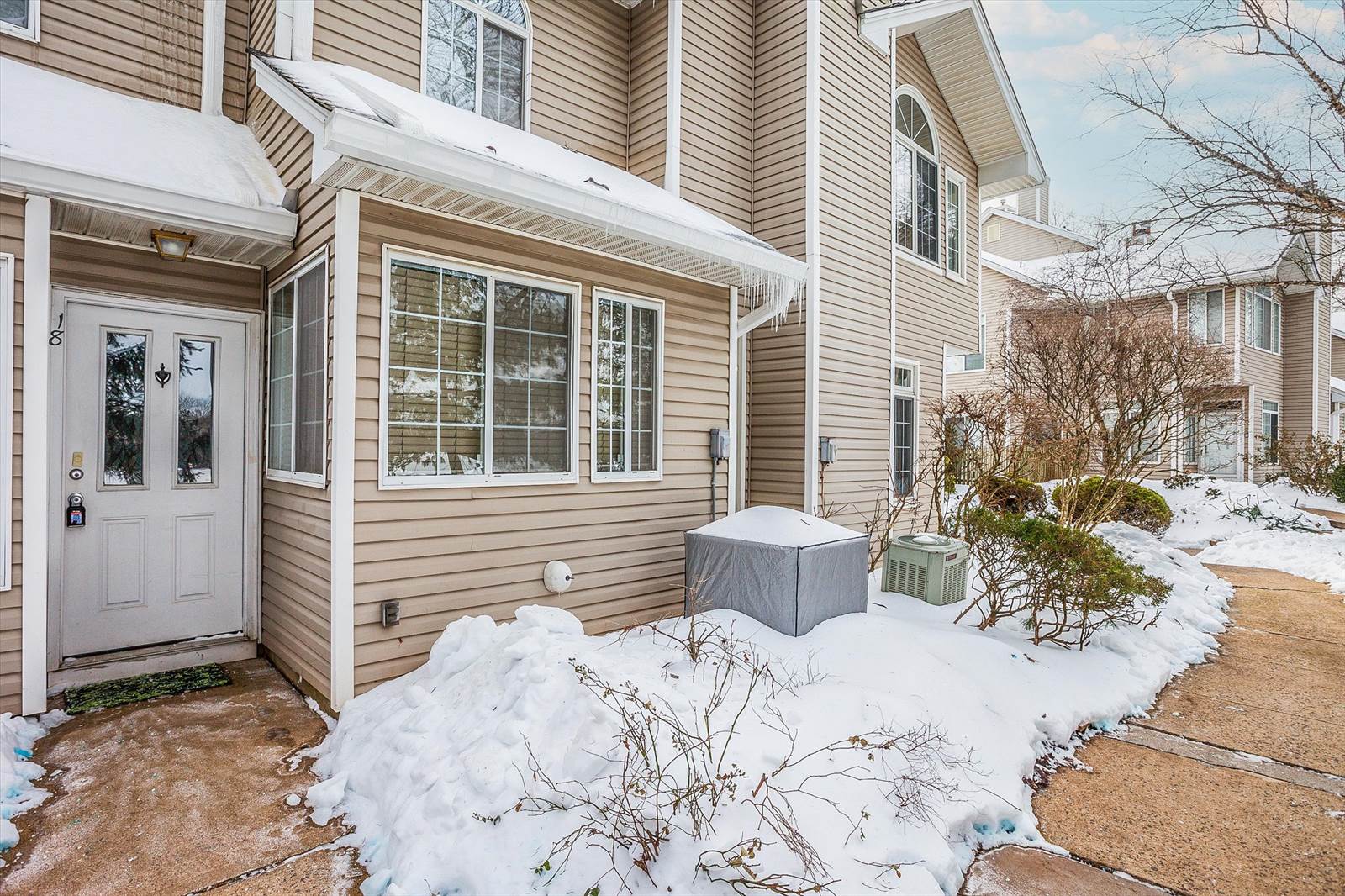 18 Birchwood Rd, Bedminster, NJ 07921