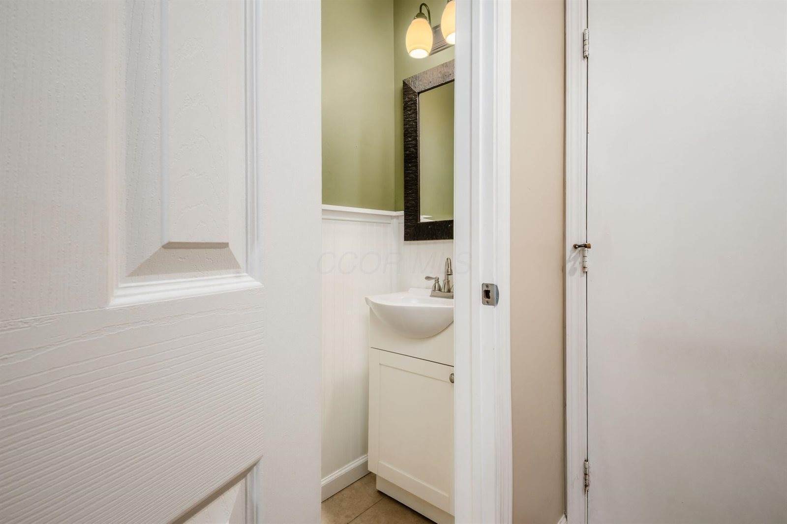 80 Rockwell Way, Worthington, OH 43085