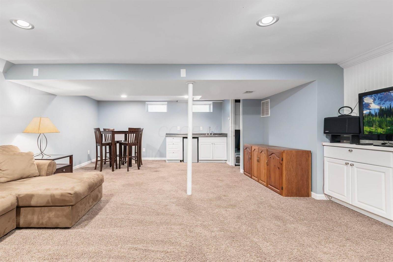 80 Rockwell Way, Worthington, OH 43085