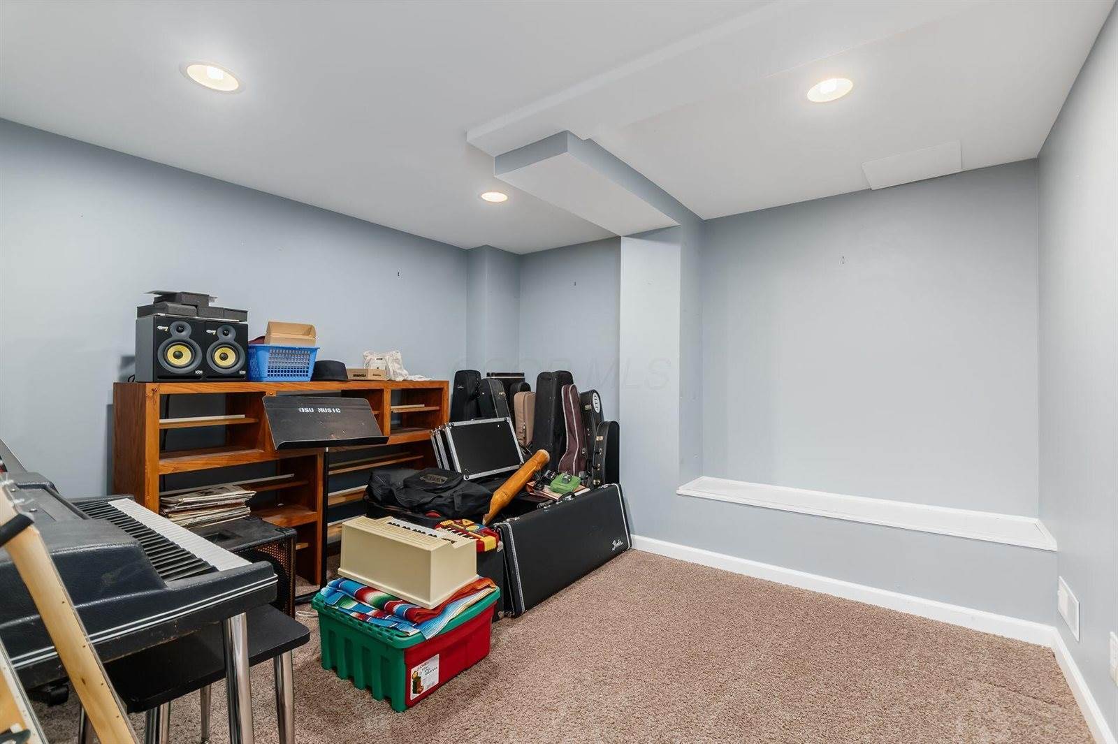 80 Rockwell Way, Worthington, OH 43085