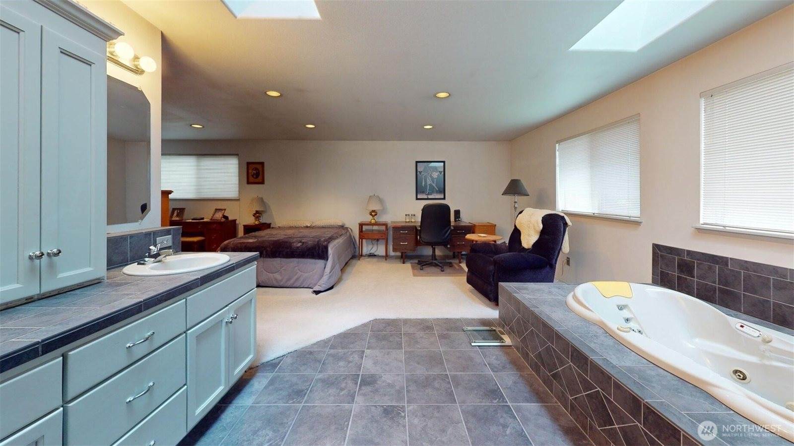 12293 Gull Drive, Burlington, WA 98233