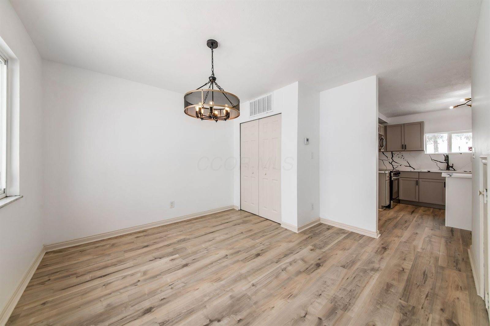 5207 Kornwal Drive, Columbus, OH 43232