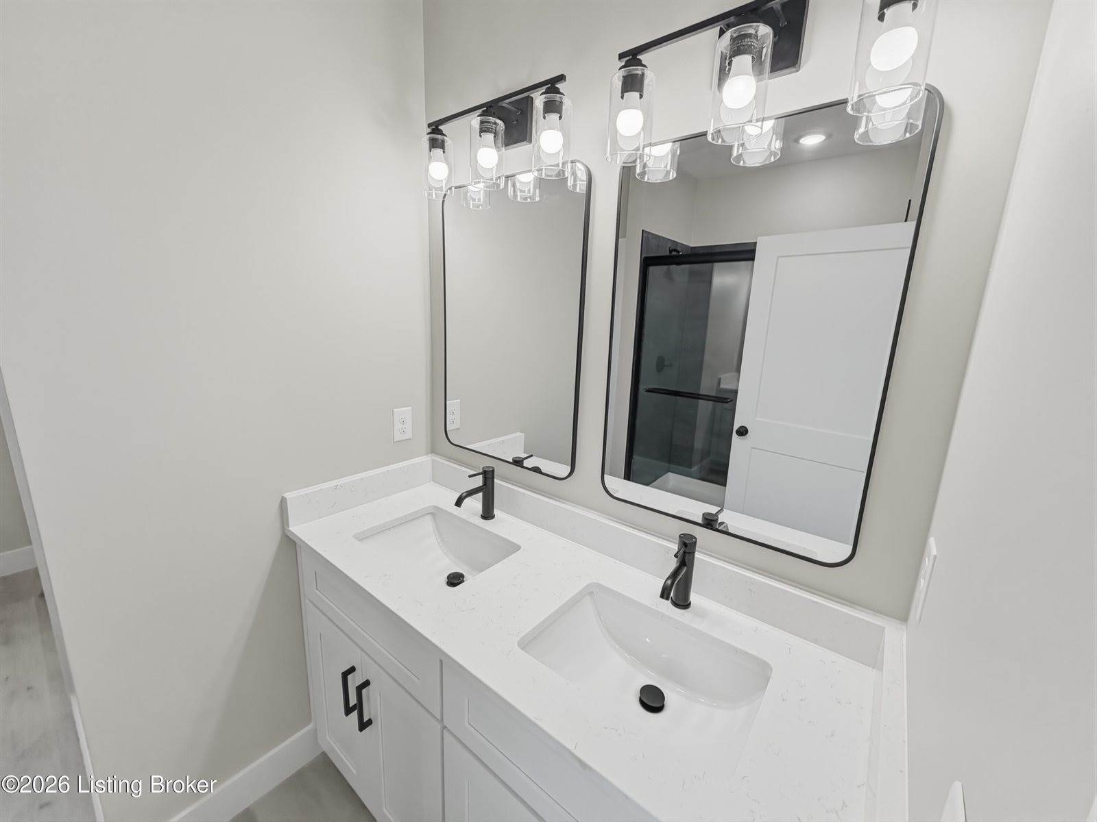 10 Betty Boyd Ln, Brandenburg, KY 40108