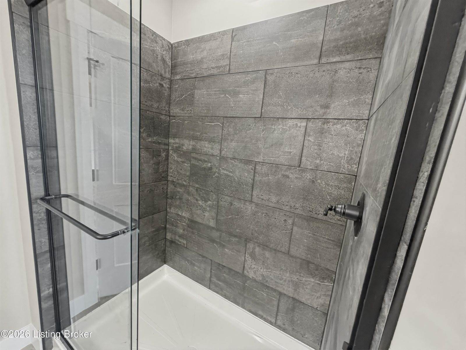 10 Betty Boyd Ln, Brandenburg, KY 40108