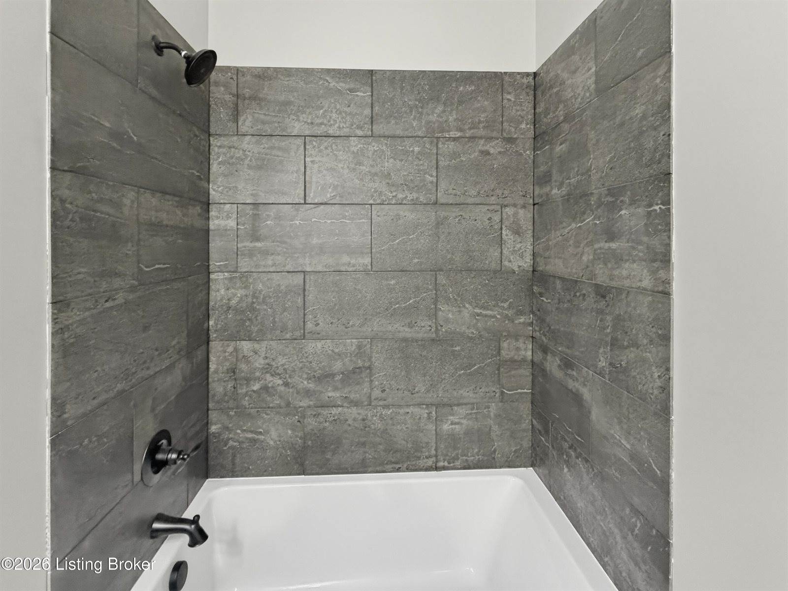 10 Betty Boyd Ln, Brandenburg, KY 40108