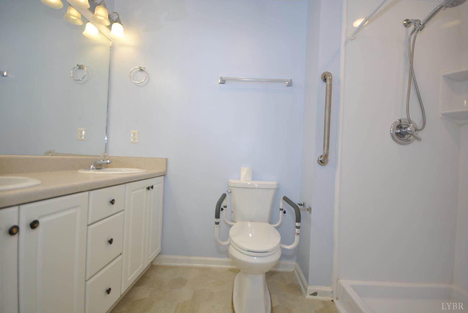 1170 Jefferson Oaks Court, Forest, VA 24551