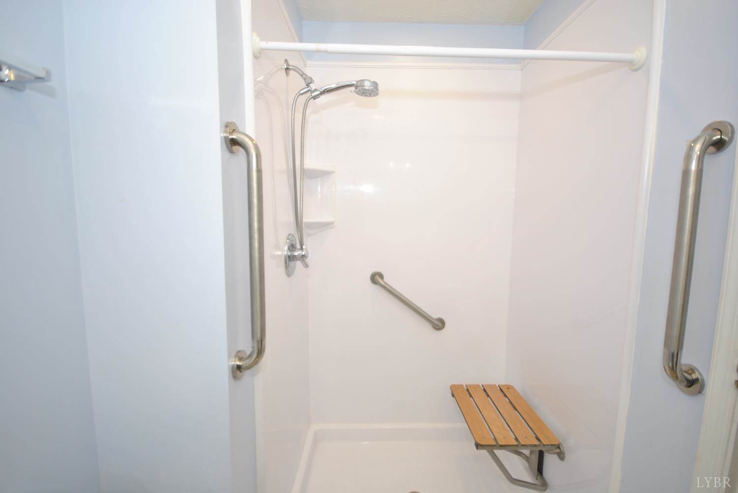 1170 Jefferson Oaks Court, Forest, VA 24551