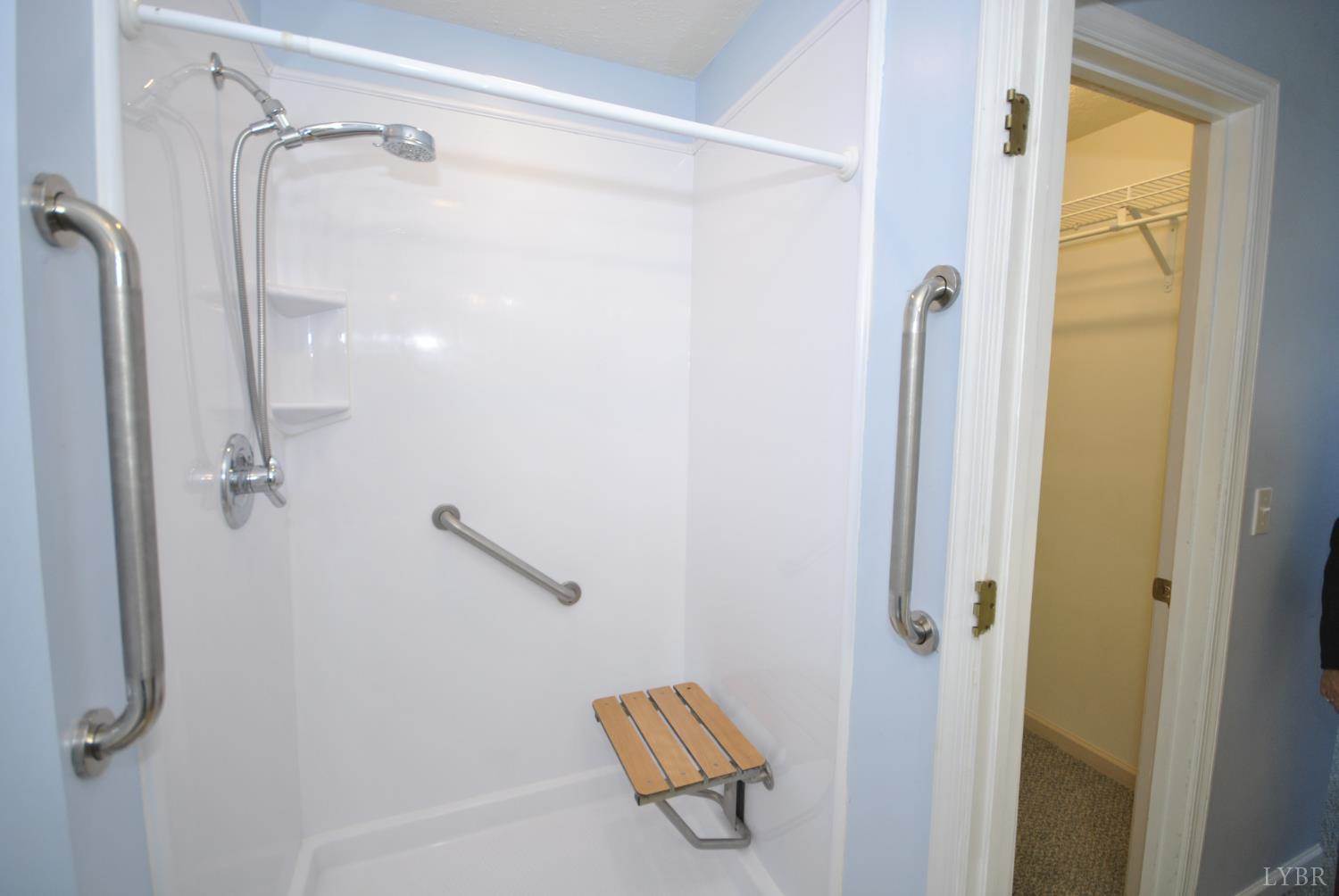 1170 Jefferson Oaks Court, Forest, VA 24551