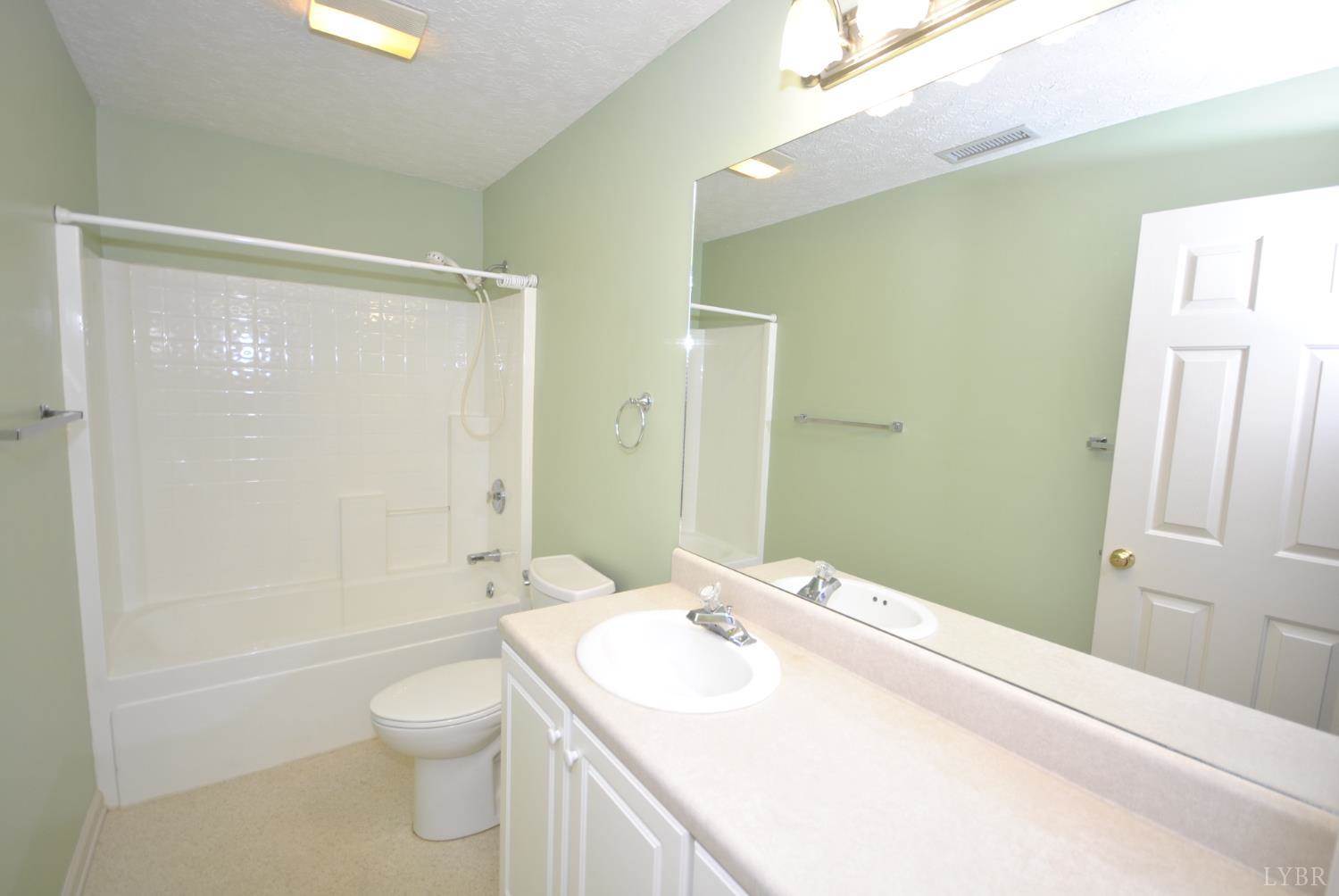 1170 Jefferson Oaks Court, Forest, VA 24551