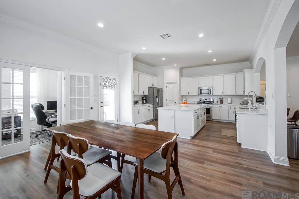 8922 Dalwood Dr, Denham Springs, LA 70726