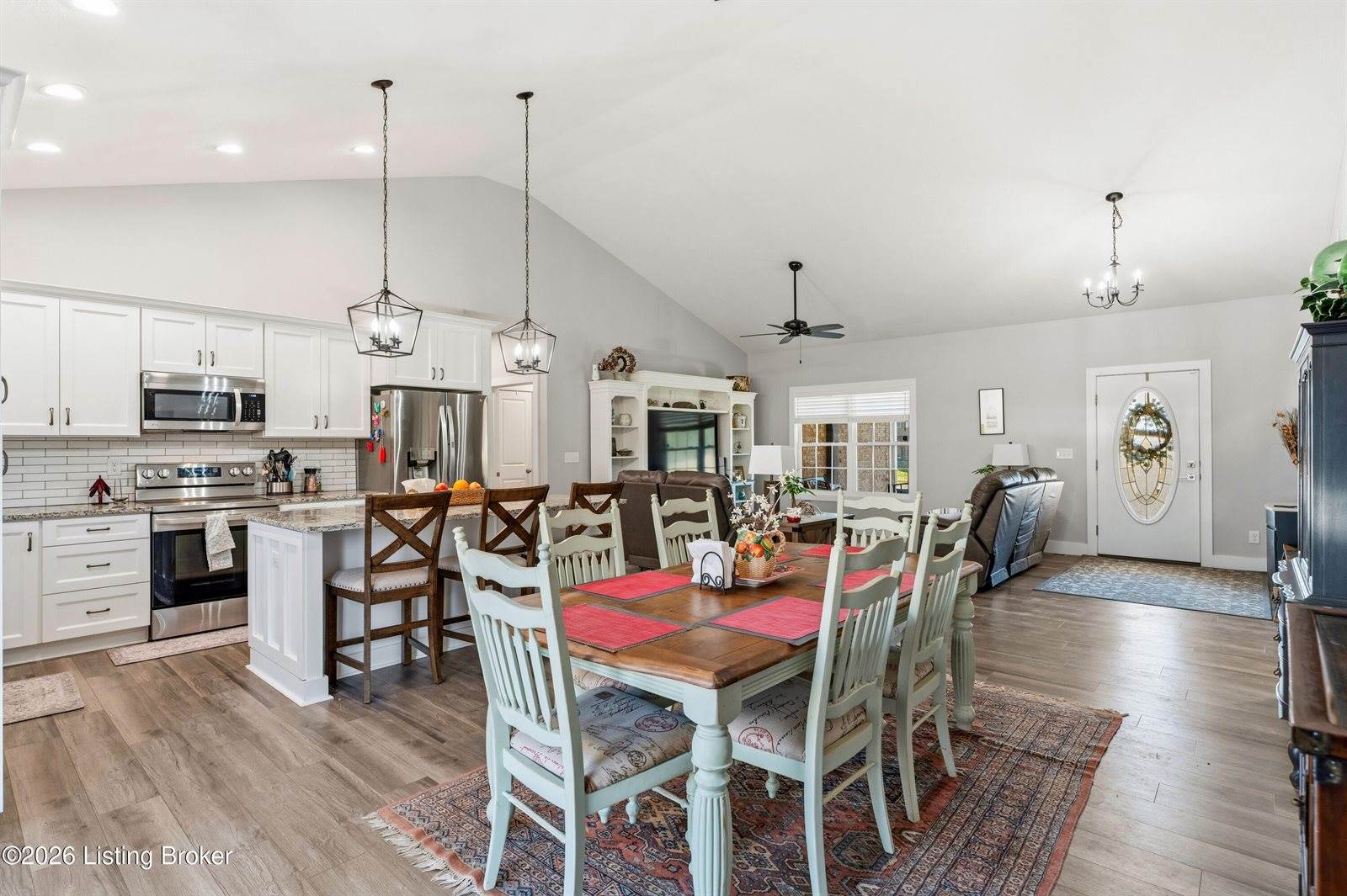 166 Creekstone Dr, Radcliff, KY 40160