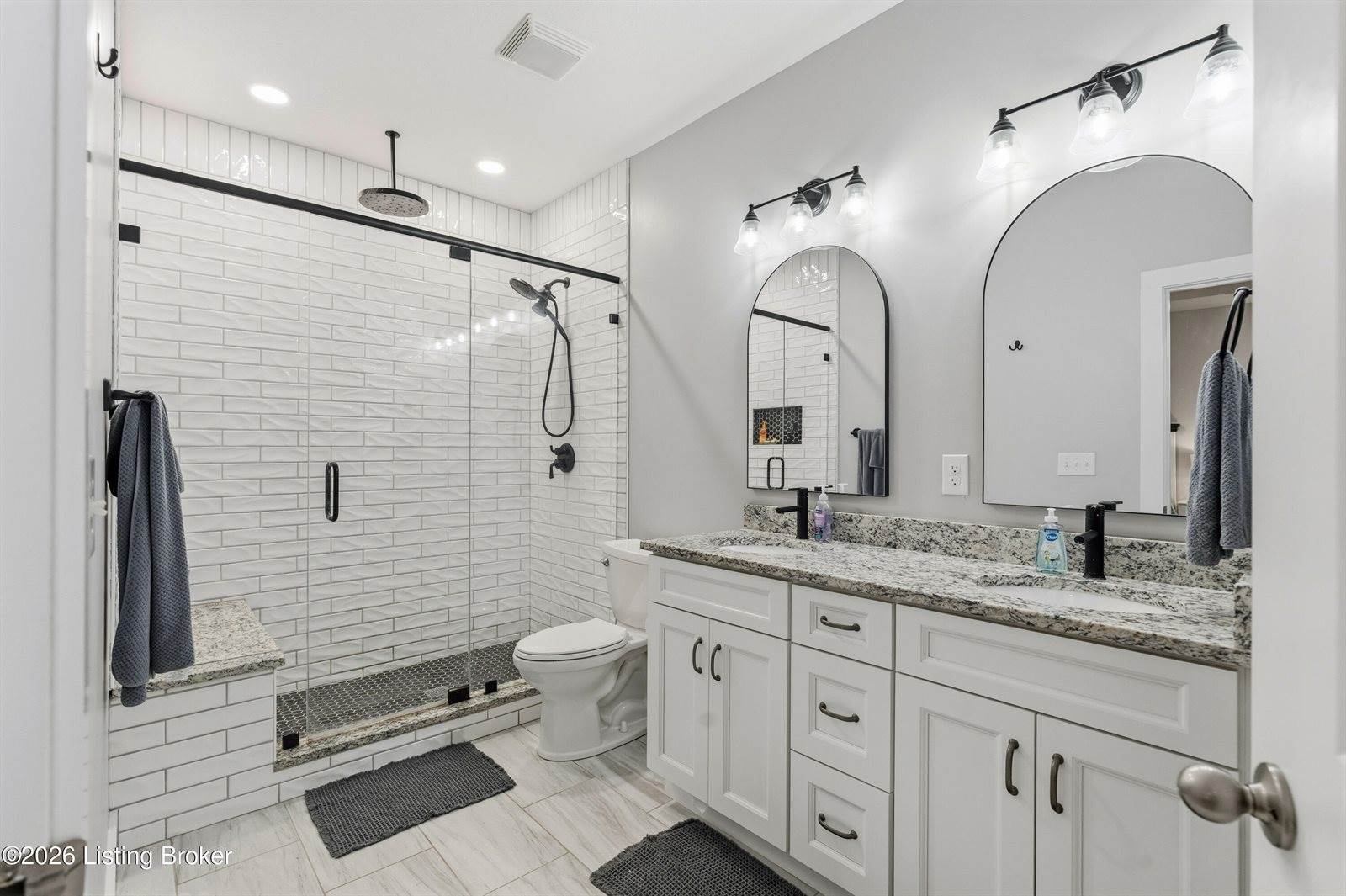 166 Creekstone Dr, Radcliff, KY 40160