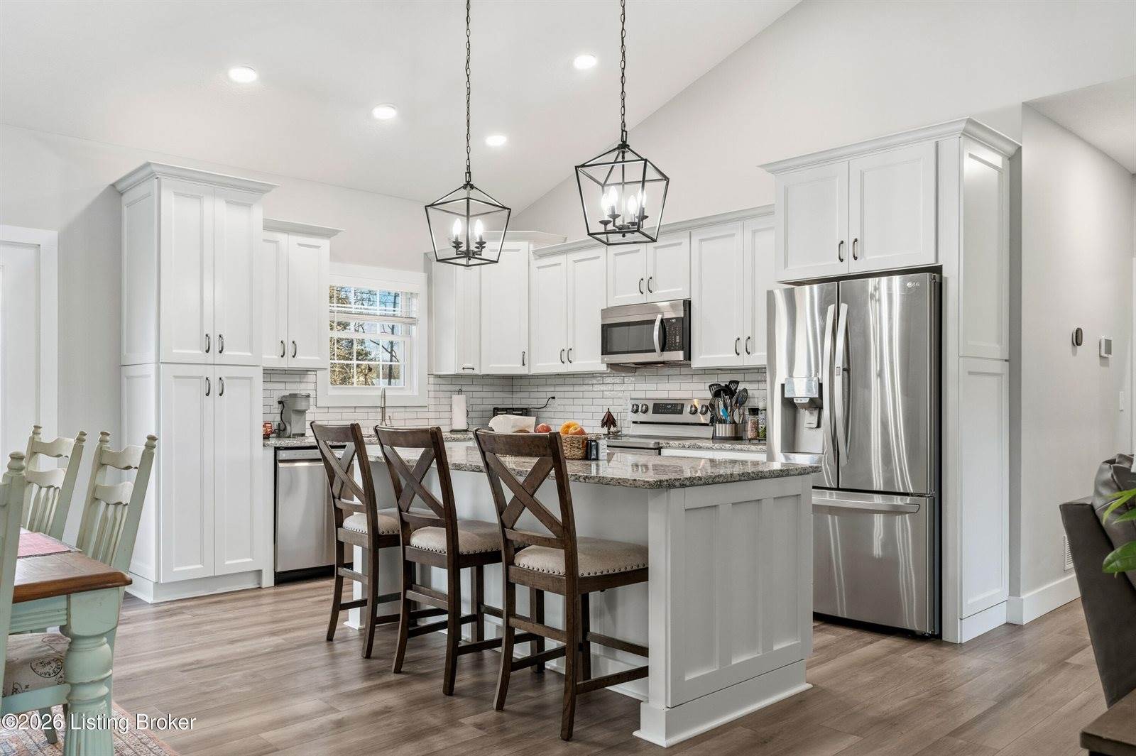 166 Creekstone Dr, Radcliff, KY 40160