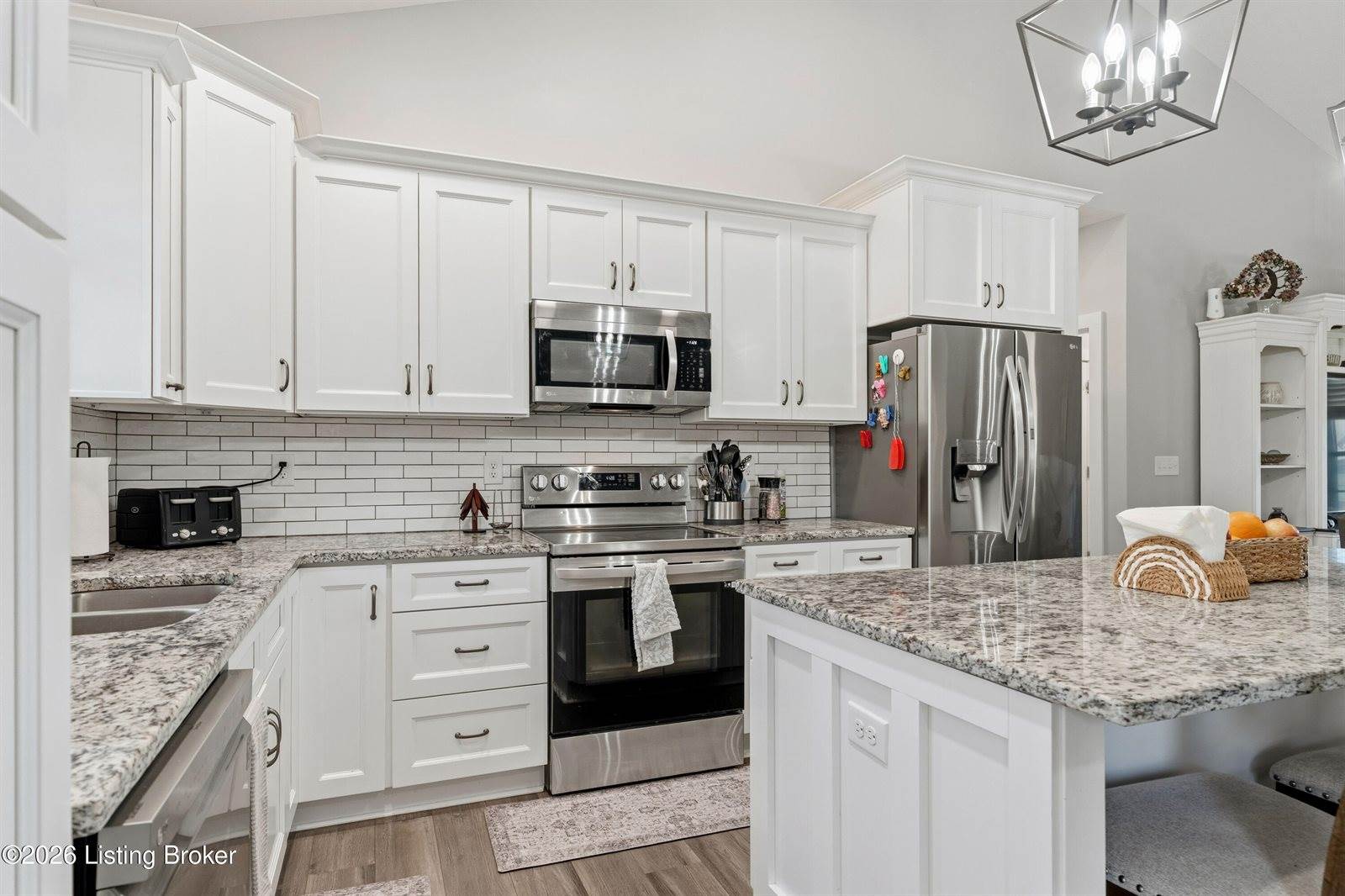 166 Creekstone Dr, Radcliff, KY 40160