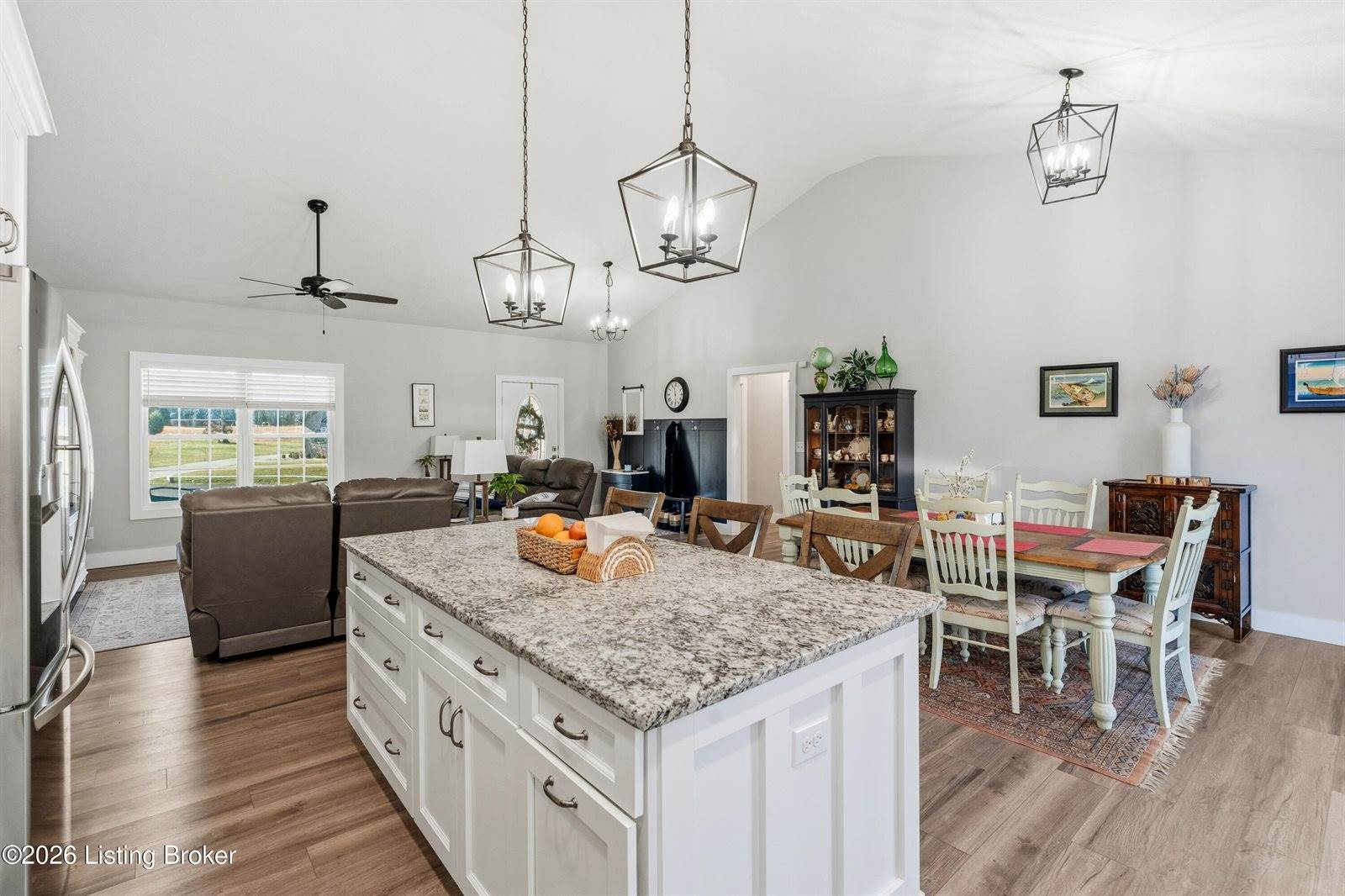 166 Creekstone Dr, Radcliff, KY 40160