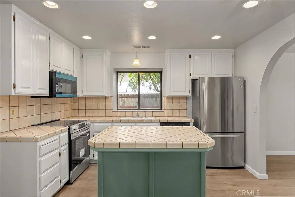 1036 Gateway Lane, Chico, CA 95926