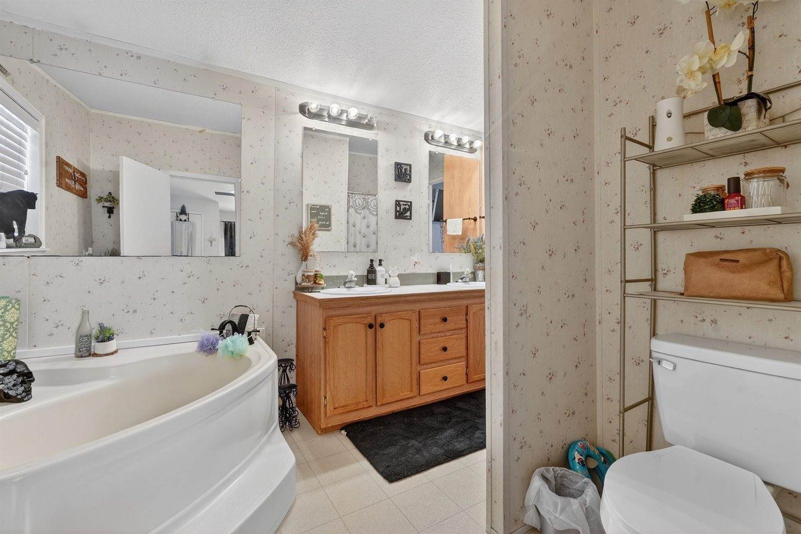 445 Adams Street, American Falls, ID 83211