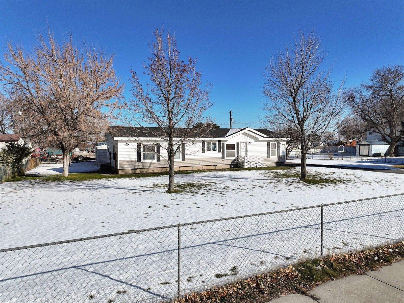 445 Adams Street, American Falls, ID 83211