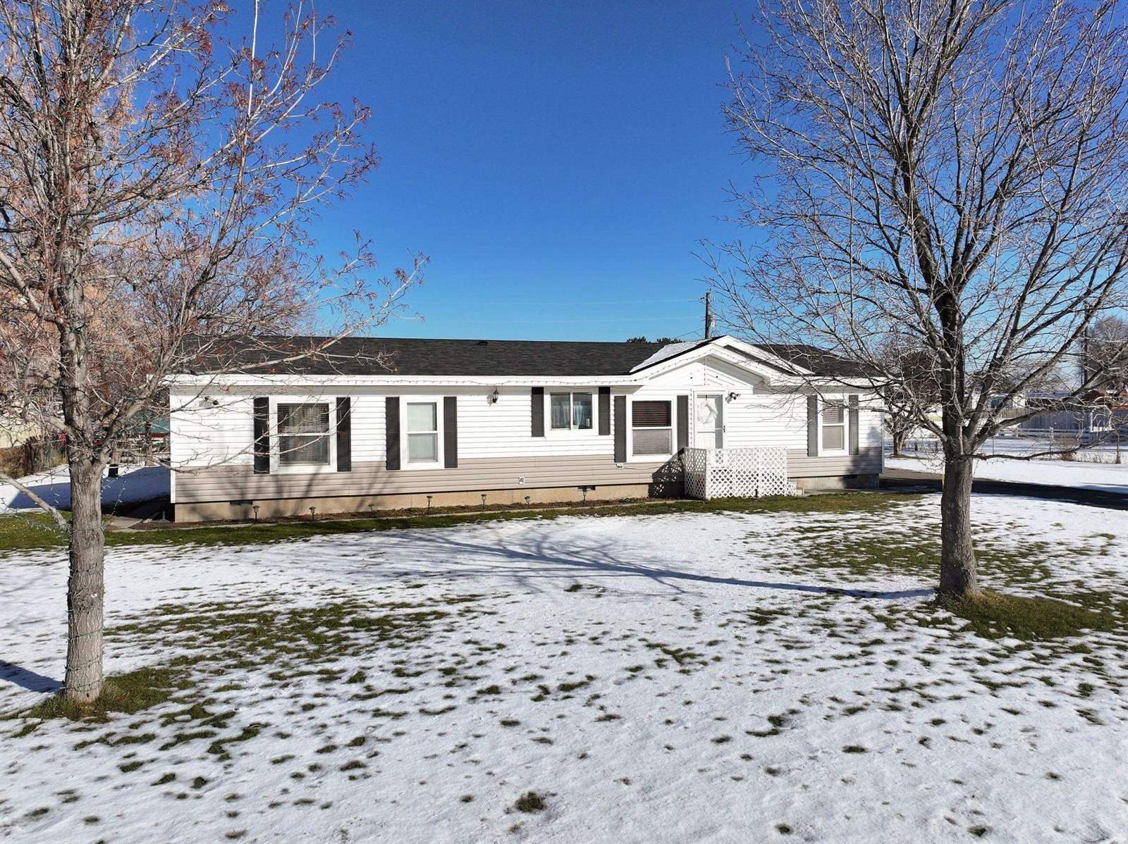 445 Adams Street, American Falls, ID 83211