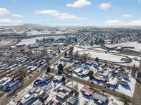 445 Adams Street, American Falls, ID 83211