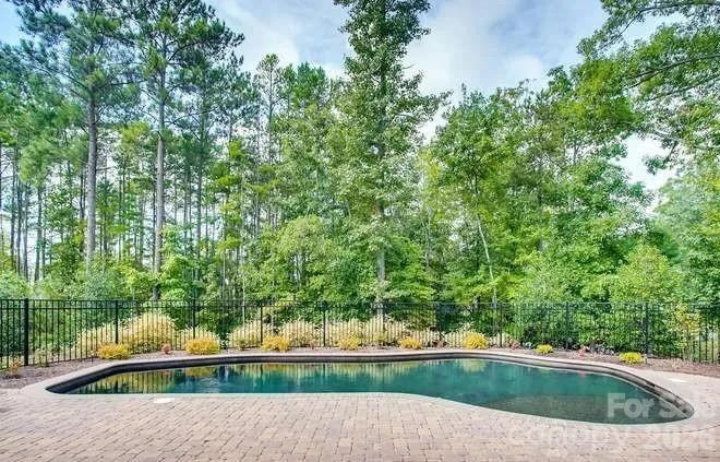 2404 Hamlet Court, Matthews, NC 28105