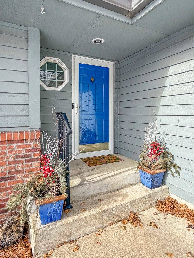 210 Park Crest Drive, Freeport, IL 61032