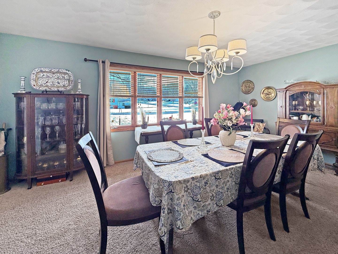 210 Park Crest Drive, Freeport, IL 61032