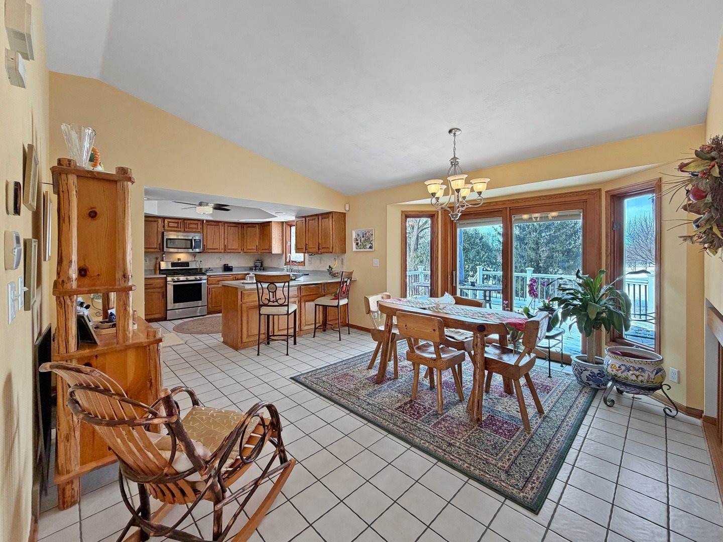 210 Park Crest Drive, Freeport, IL 61032