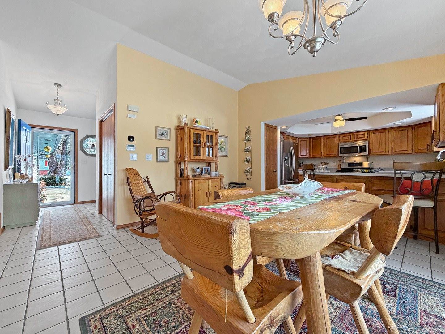 210 Park Crest Drive, Freeport, IL 61032