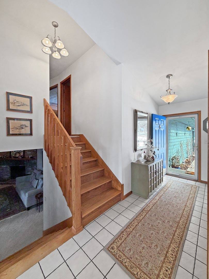 210 Park Crest Drive, Freeport, IL 61032