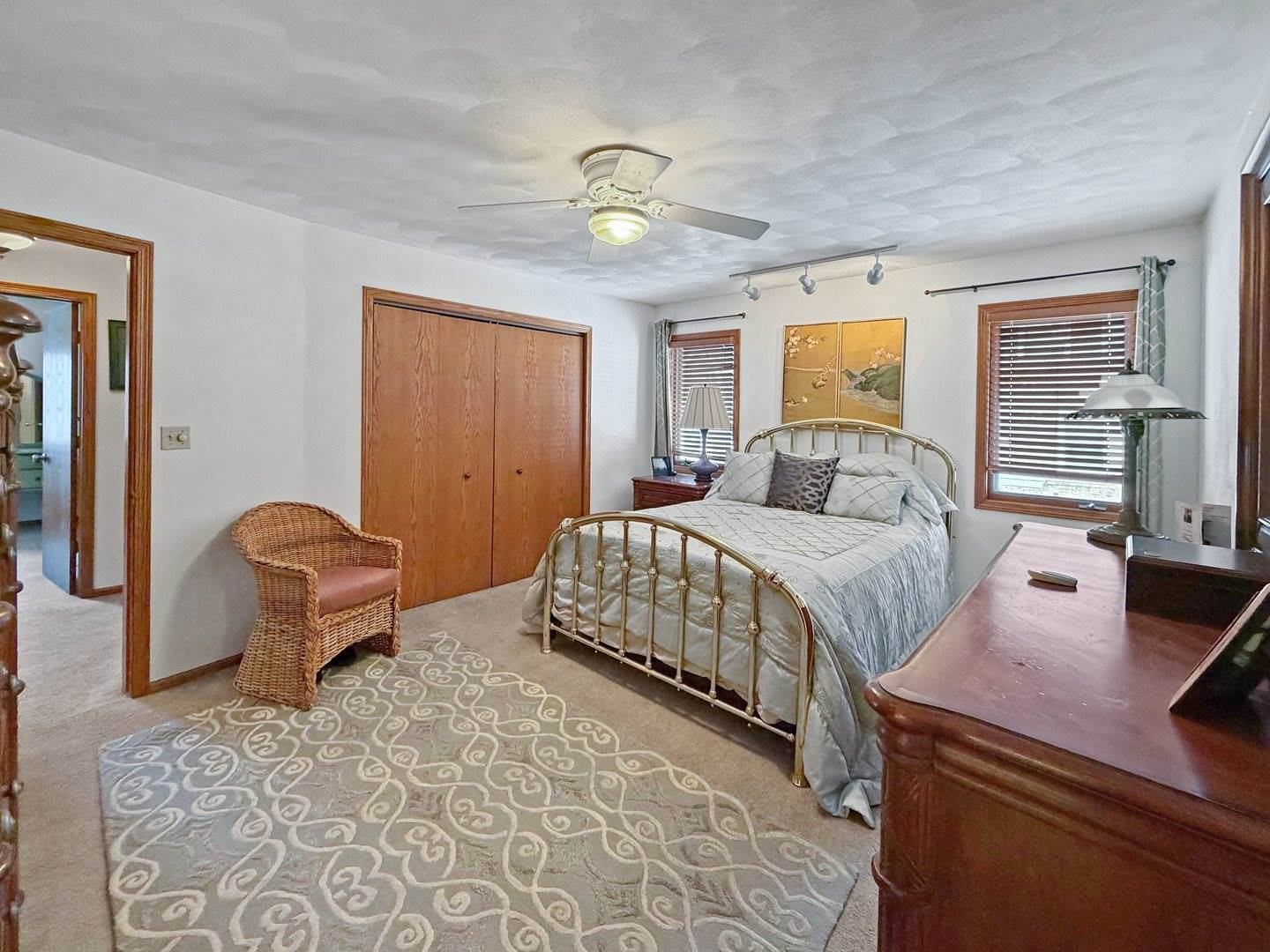 210 Park Crest Drive, Freeport, IL 61032