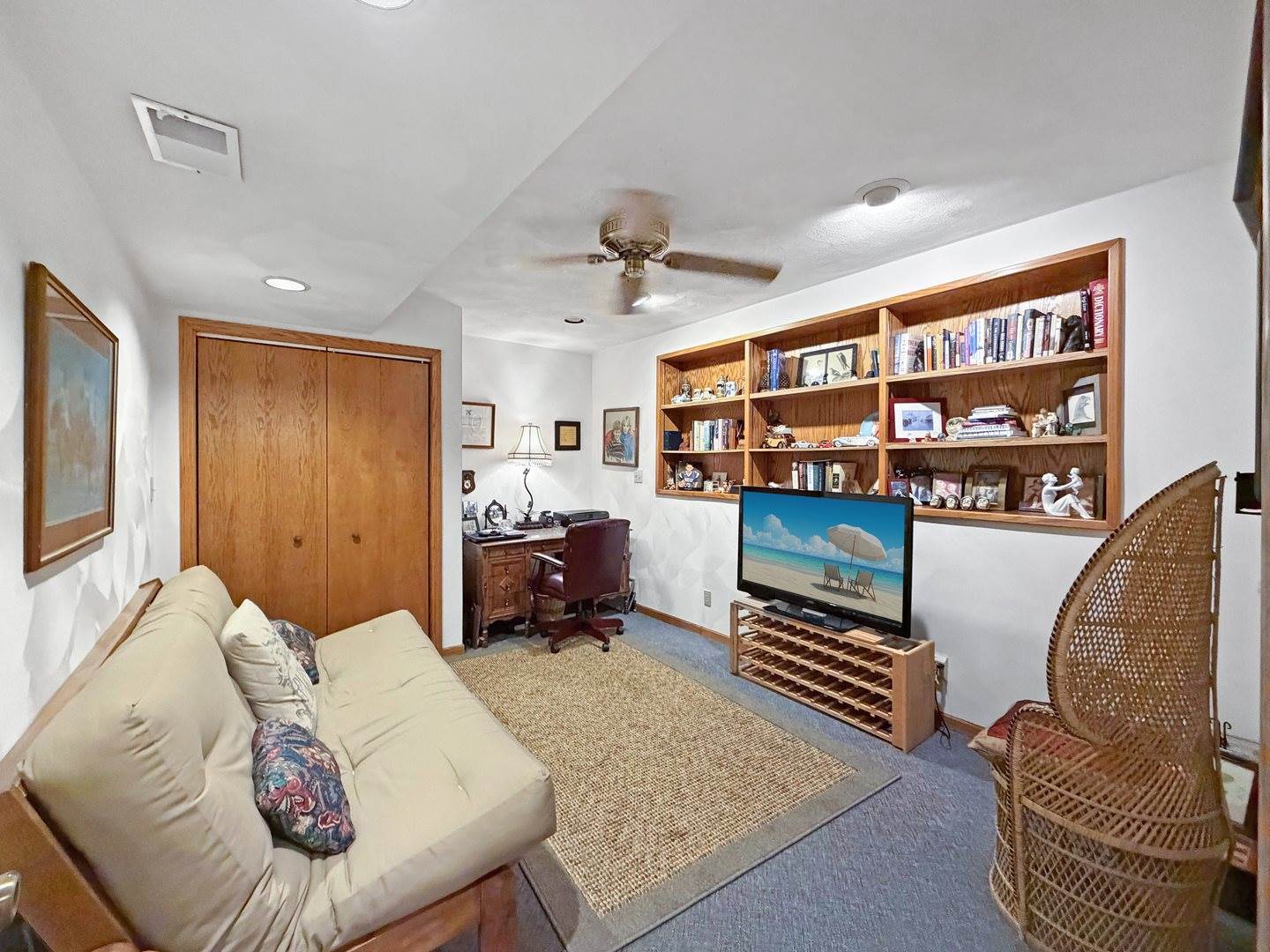 210 Park Crest Drive, Freeport, IL 61032