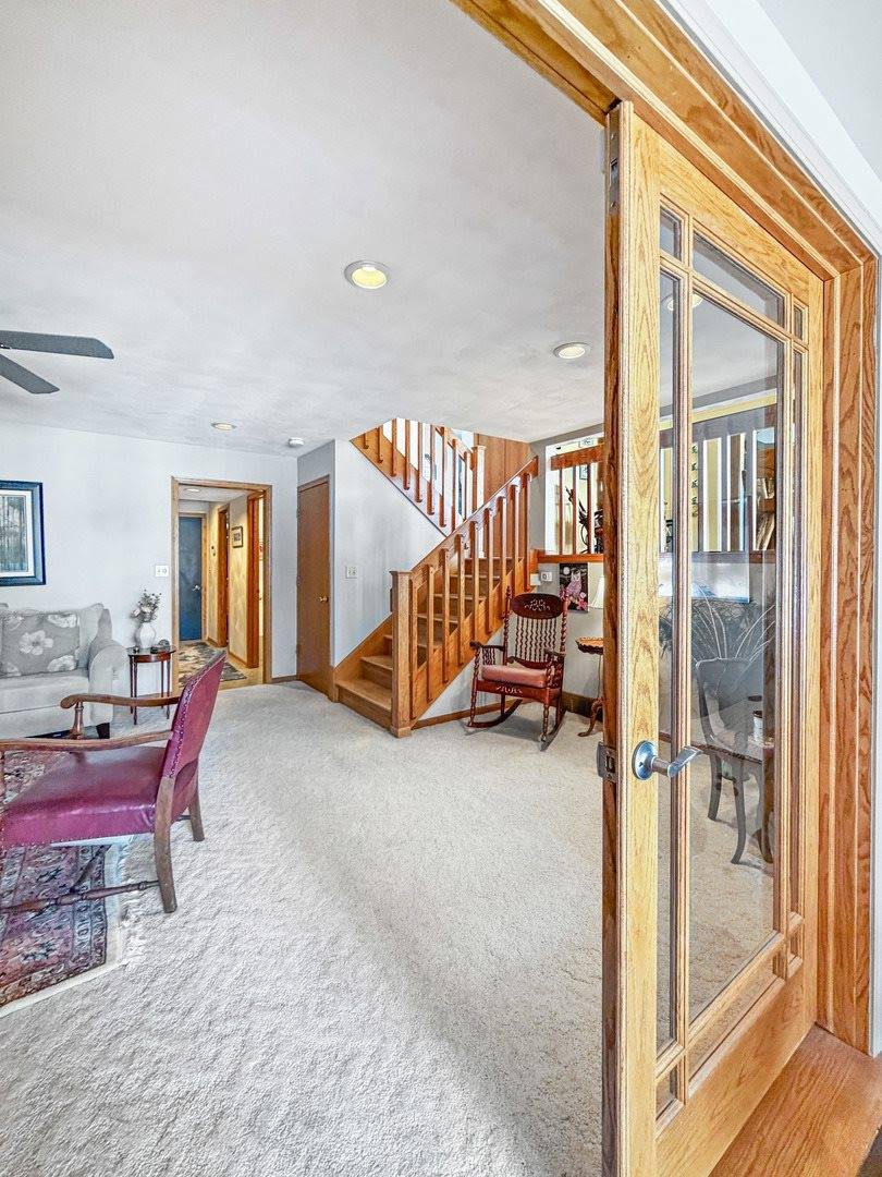 210 Park Crest Drive, Freeport, IL 61032