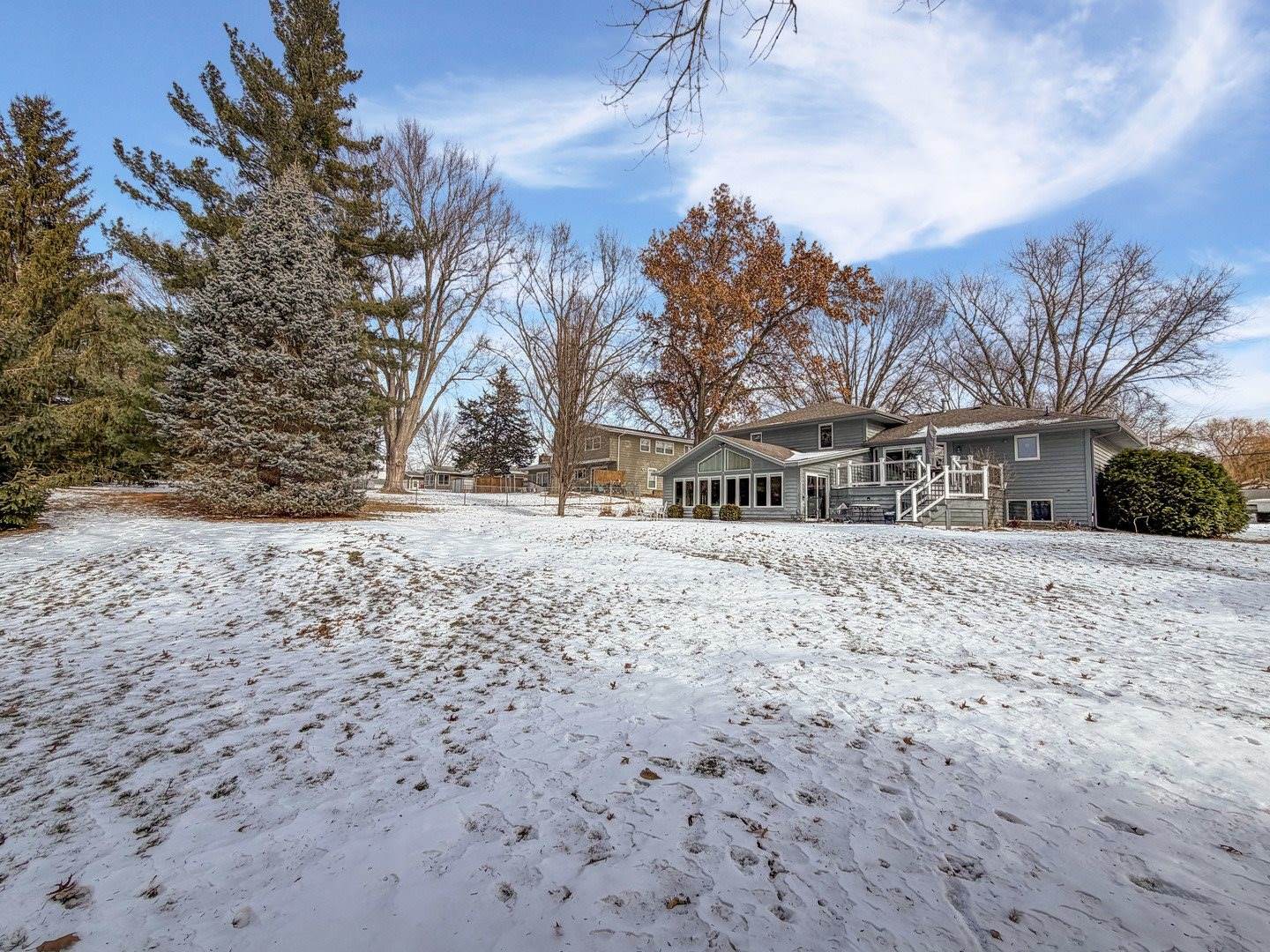 210 Park Crest Drive, Freeport, IL 61032