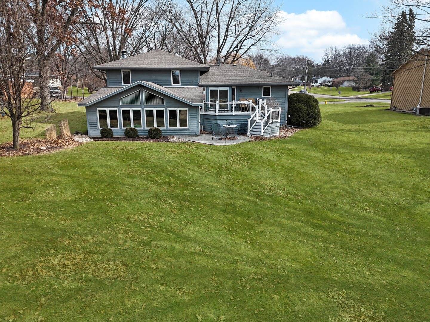 210 Park Crest Drive, Freeport, IL 61032